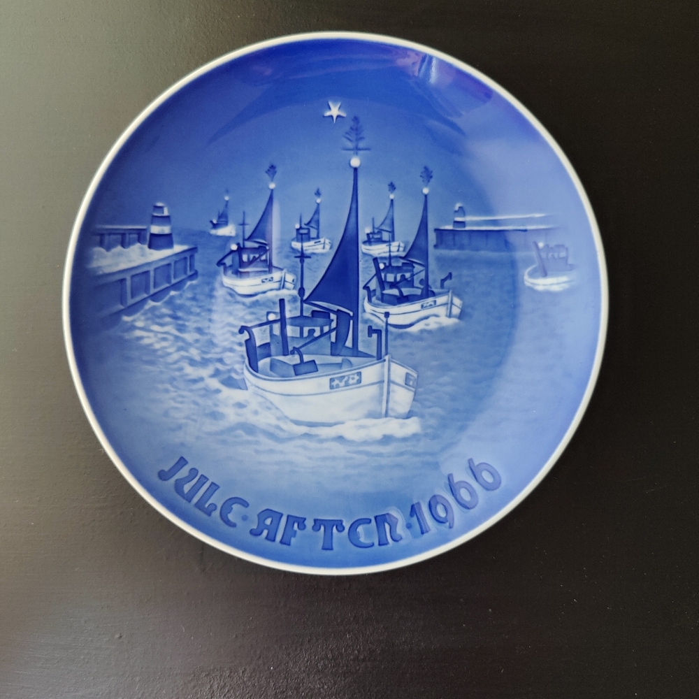 7 in | 1966 Bing & Grondahl Christmas 🌲plate by Henry Theander